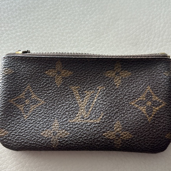 Louis Vuitton Key Pouch - Picture 2 of 8